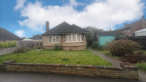 Renovation Opportunity in Toddington photo